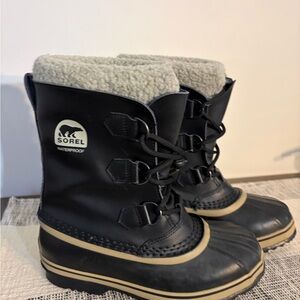 Sorel Waterproof youth boots size 5.